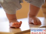 Nguyên nhân và cách phòng ngừa tình trạng chân vòng kiềng ở trẻ sơ sinh